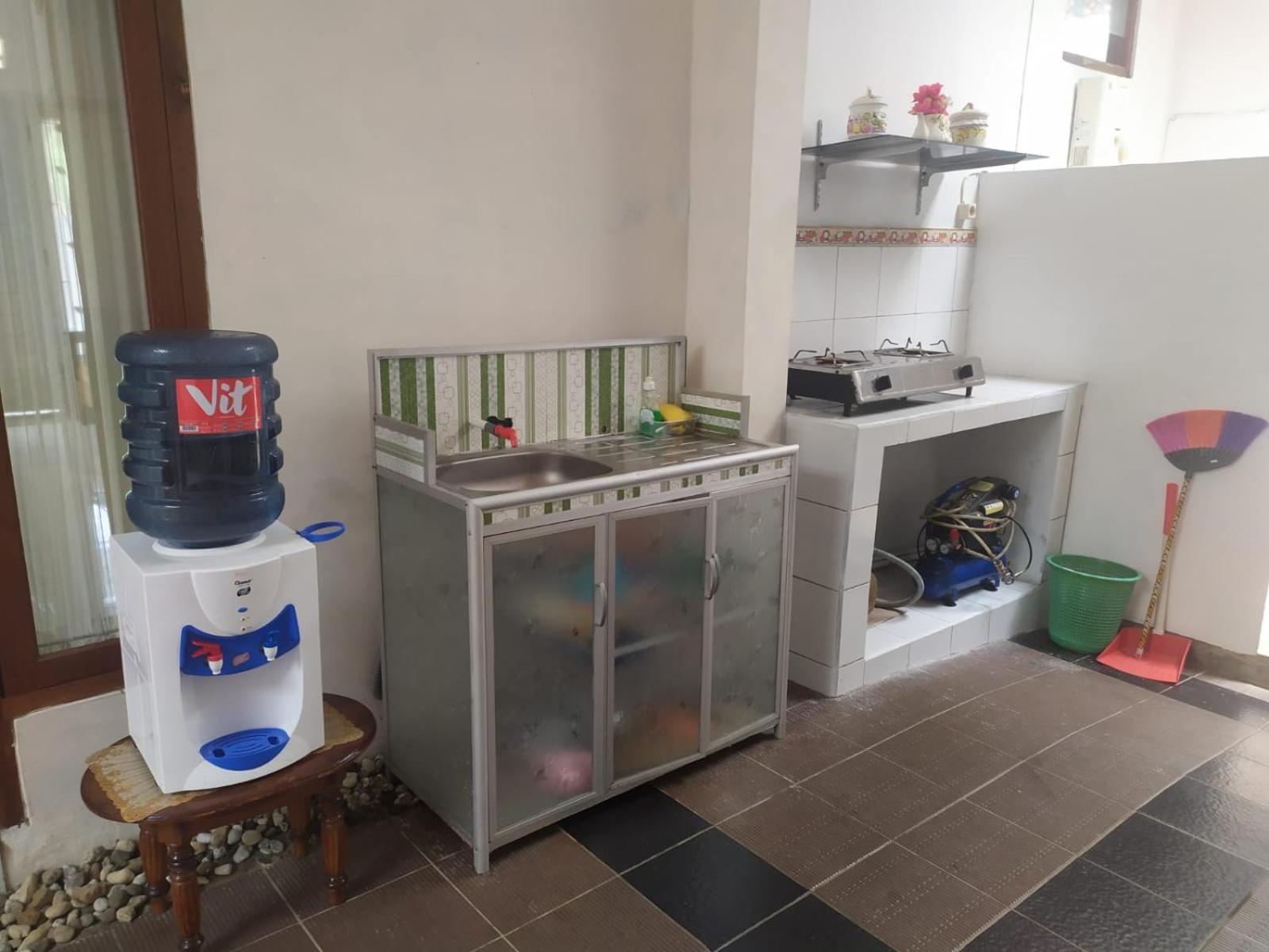 Endah Homestay Syariah Purwokerto Luaran gambar