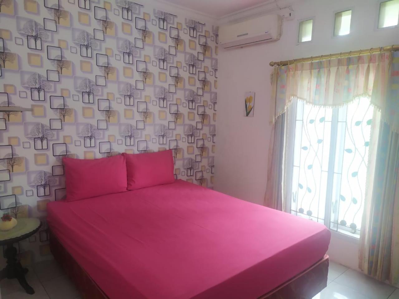Endah Homestay Syariah Purwokerto Luaran gambar